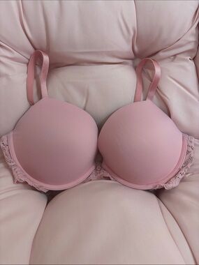 Victoria’s Secret Lace Push up Bra 36C